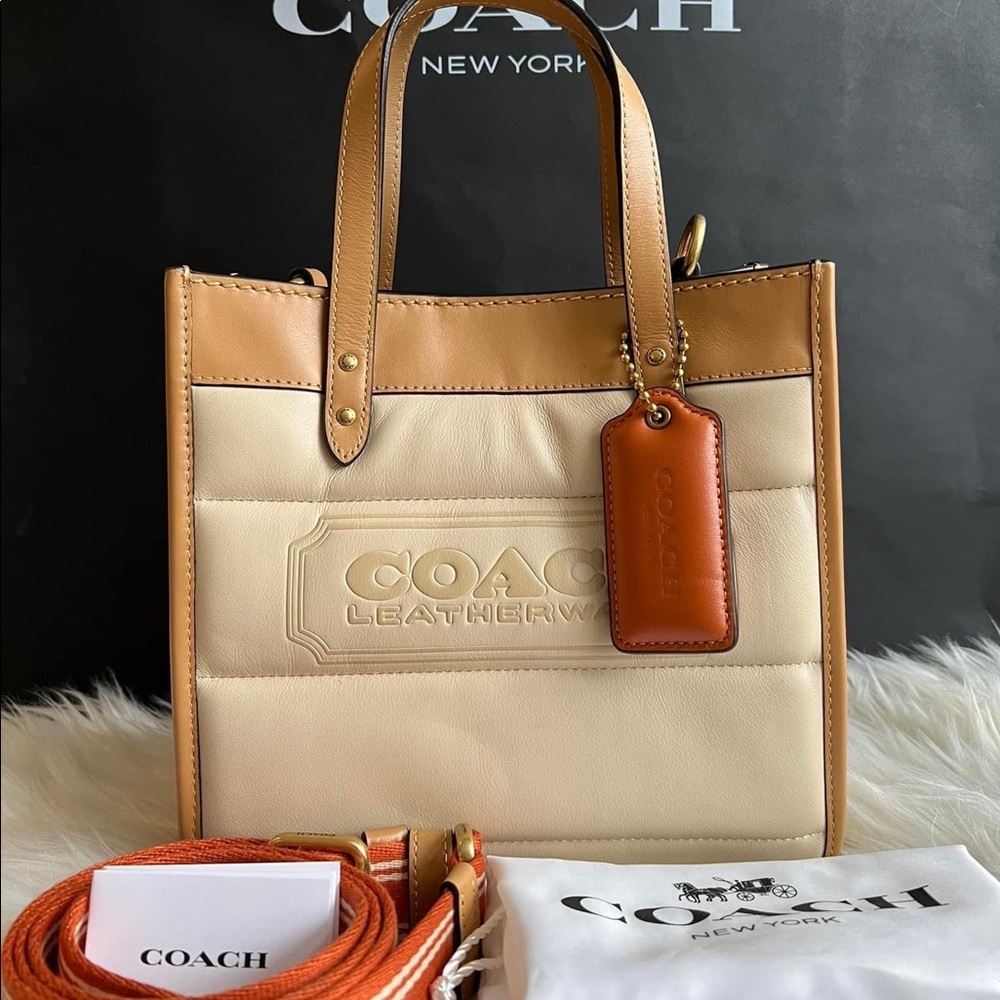 ⭐️SLIGHTLY USED - Coach Field Tote 22 with Colorblock Quilting and Coach Badge